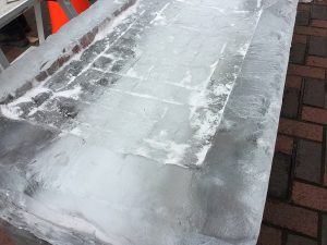 氷のすべり台