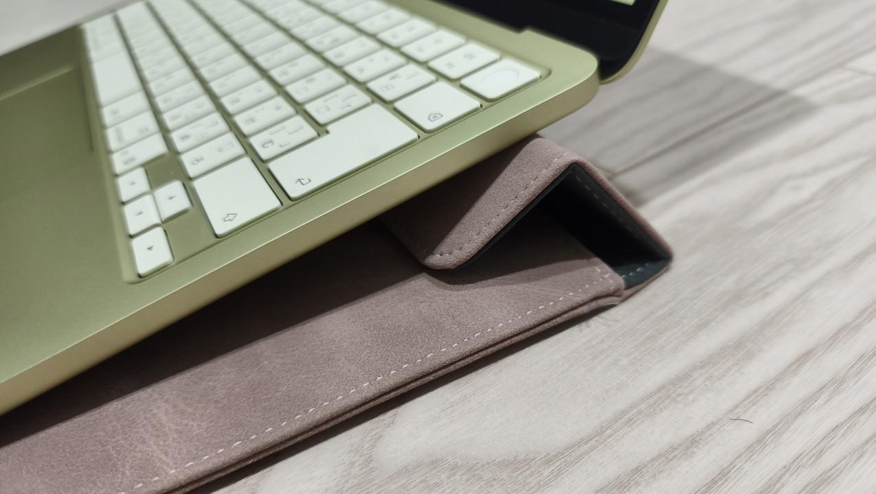 MacBook Neo ケース